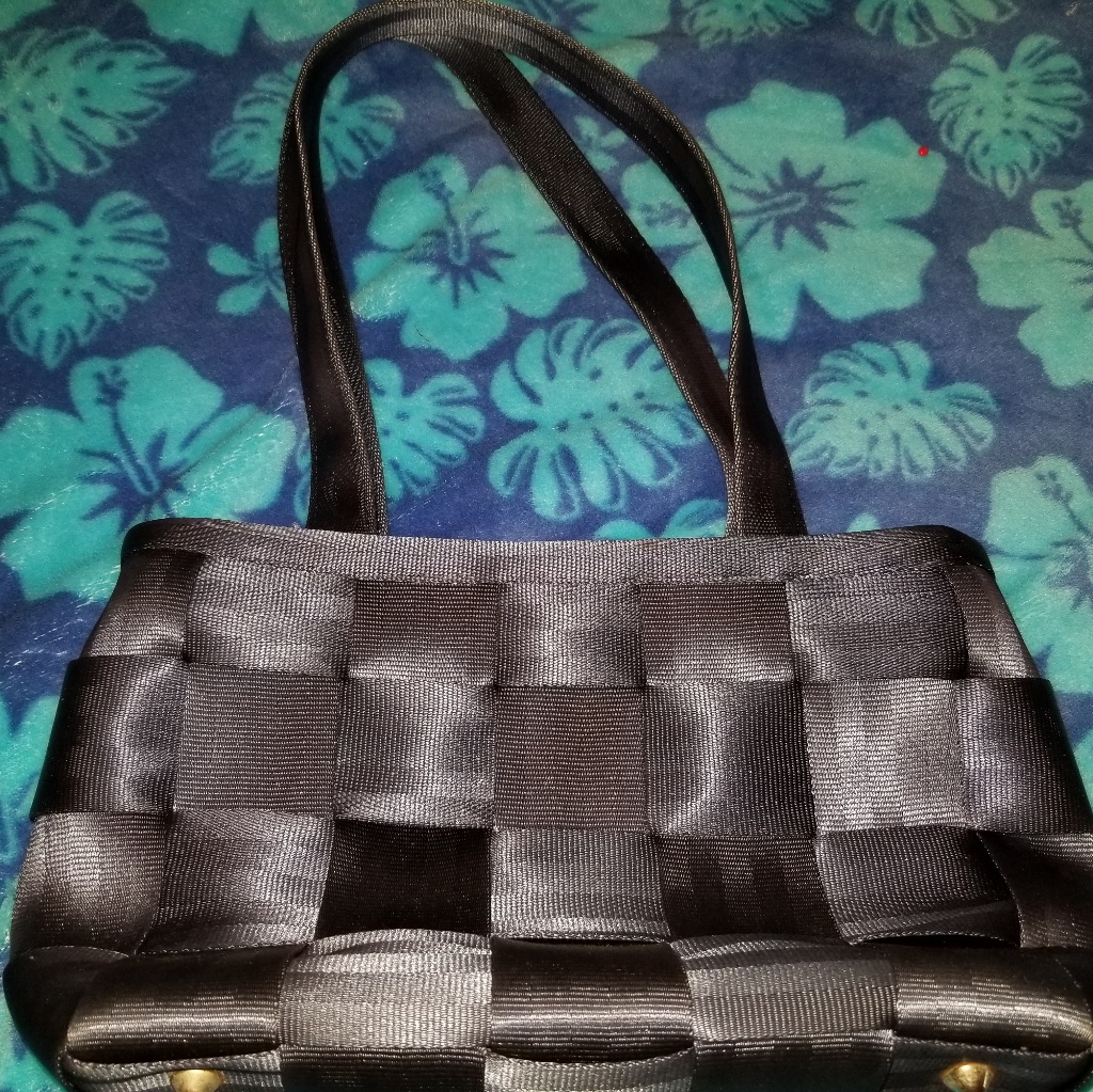 Harvey's Seatbelt Purse